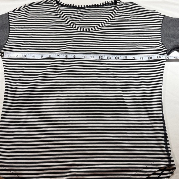 Lululemon Athletica Black and White Striped Long Sleeve Tee - Picture 5 of 8